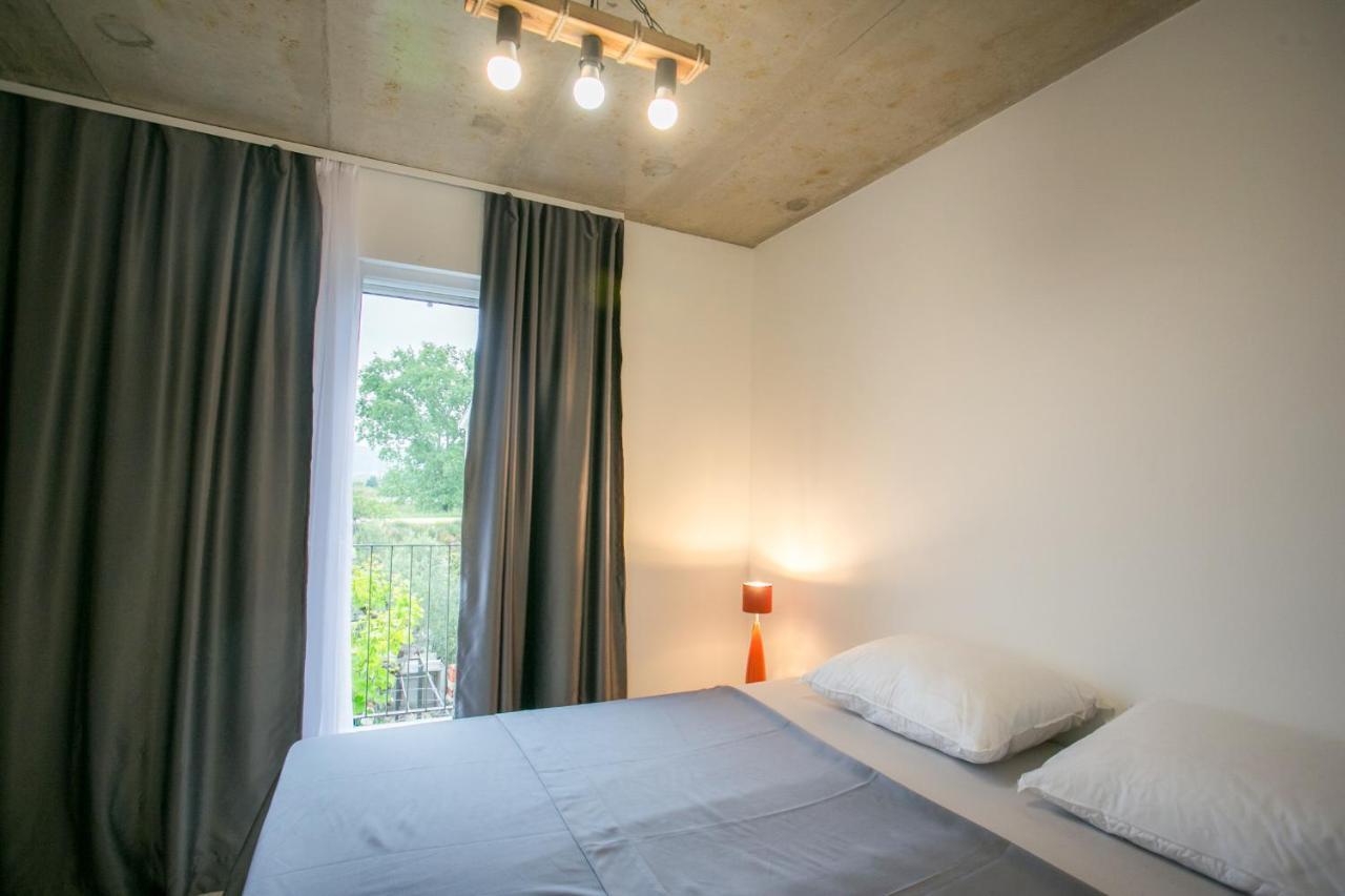 Kitehouse Usce Aparthotel Komin  ภายนอก รูปภาพ